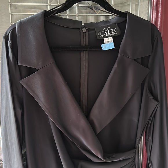 Tuxedo Dress PERFECT for Weddings!! - Picture 2 of 6